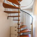 Modern Attic With Terrace - Machova براغ