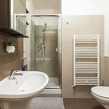 아파트 Modern Attic With Terrace - Machova *