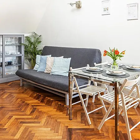 Daire Modern Attic With Terrace - Machova *