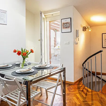 Modern Attic With Terrace - Machova 아파트 *